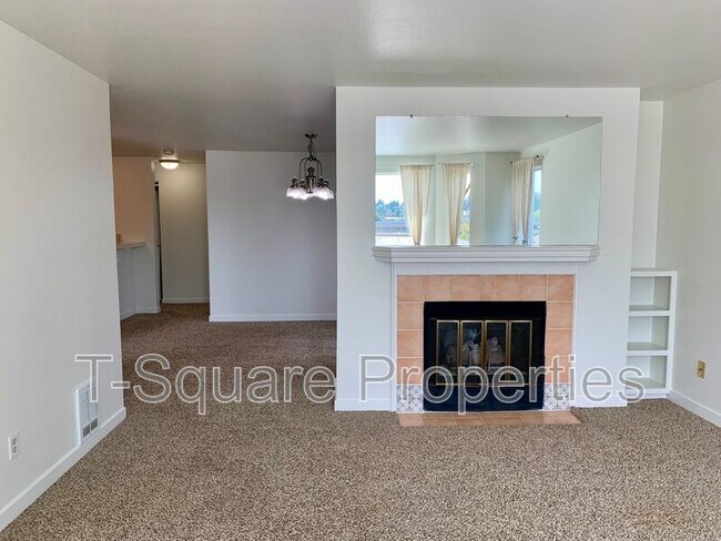 Building Photo - 2152 N 112th St