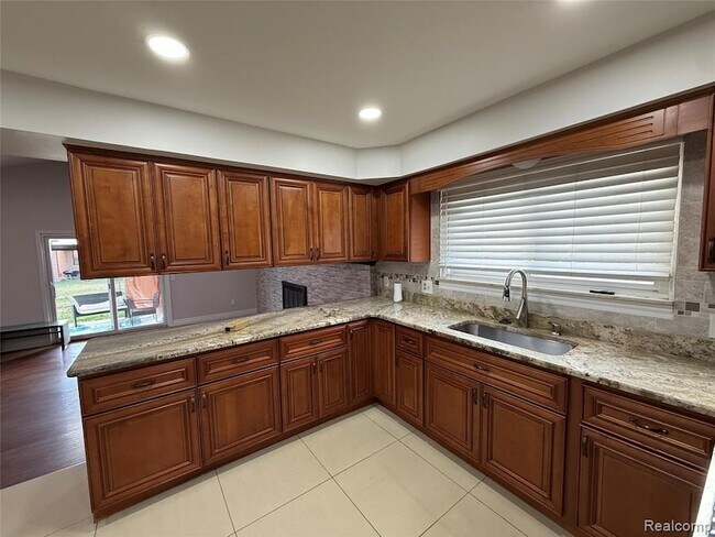 Building Photo - 2308 Kipling Dr