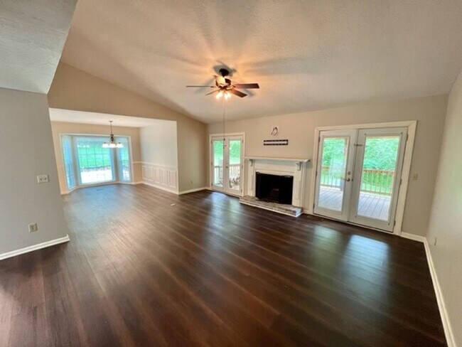 Building Photo - 3 Bedroom, 2 Bathroom w/ Covered Deck on Large Lot