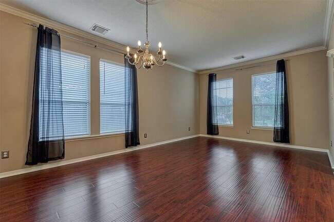 Building Photo - 8406 Oak Villa Ct