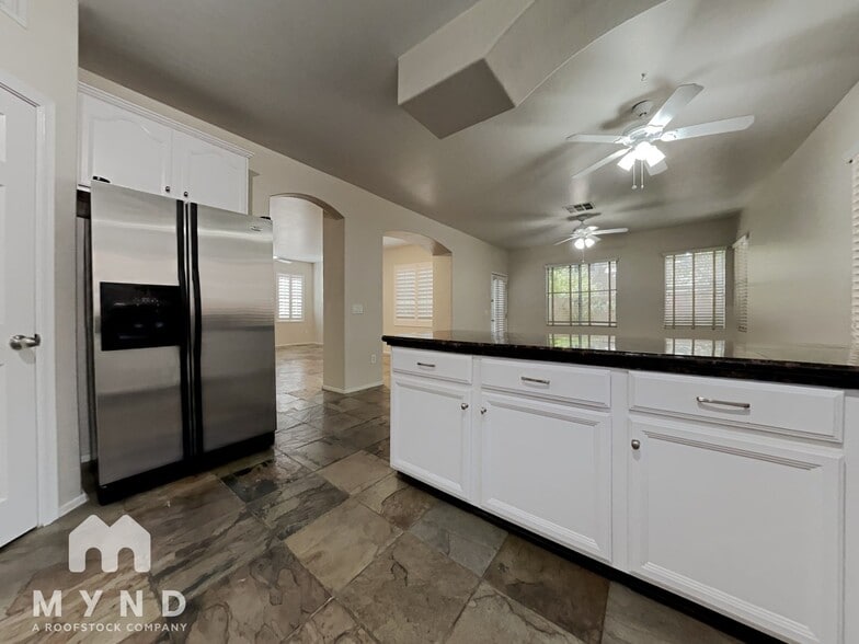 Building Photo - 3003 W Perdido Way