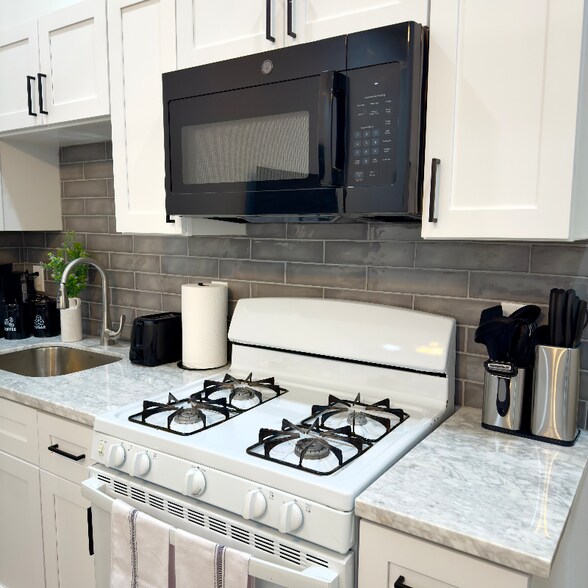 Building Photo - 2809 Third St