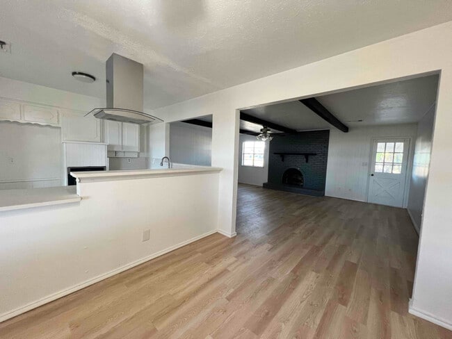 Building Photo - 5604 Gregory Ln