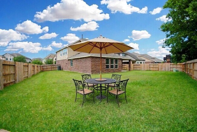 Building Photo - 26806 Skylark Blf Trl