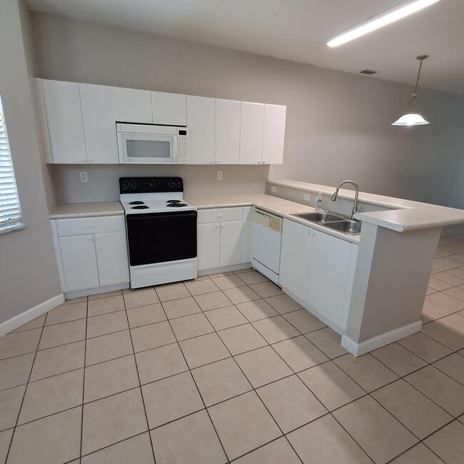 Building Photo - 3510 Shoma Dr