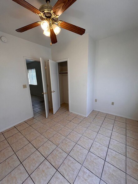 Building Photo - 1150 N Catalina Ave