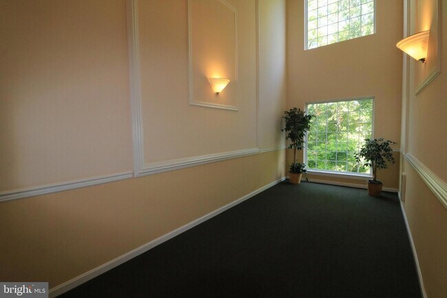 Building Photo - 12000 Amber Ridge Cir