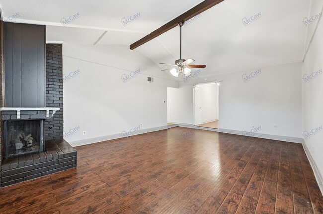 Building Photo - 2602 Burningtree Ct