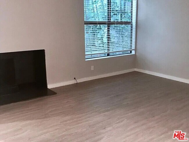 Building Photo - 1610 Camden Ave