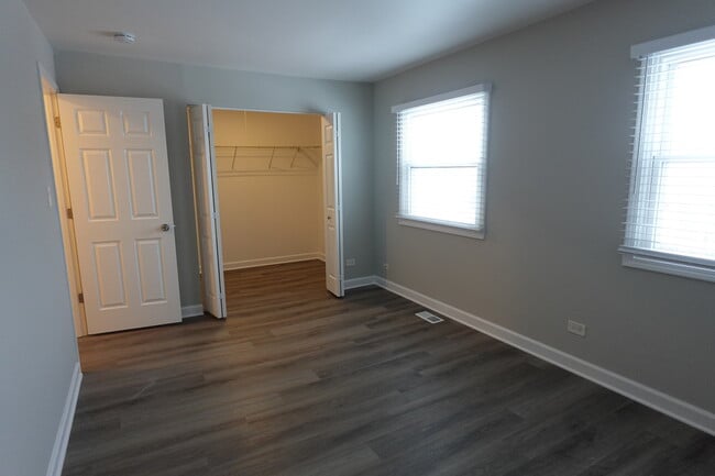 Building Photo - 7956 164th Ct