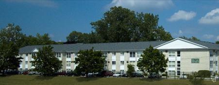 Building - Glen Cove Apartments