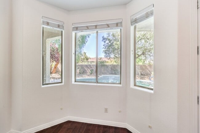 Building Photo - Stylishly Updated Henderson Home | New Stainless Steel Appliances | Heated Pool