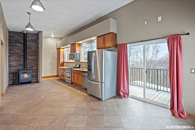 Building Photo - Eagle River Valley Escape