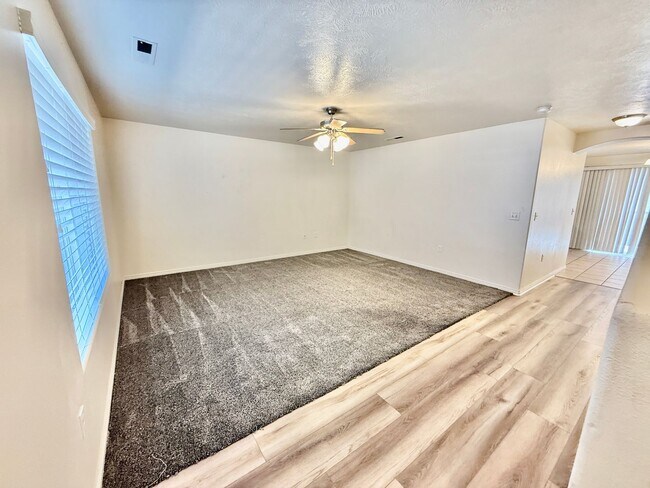 Building Photo - Pet-Friendly Three Bedroom Townhome in Woodbridge