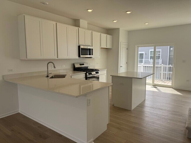 Building Photo - 14945 S McCarthy Cir