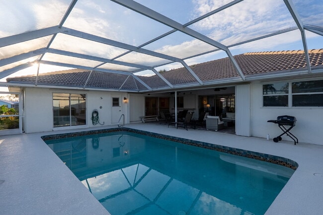 Building Photo - Turkey Furnished 3 Bed Pool Home in Venice