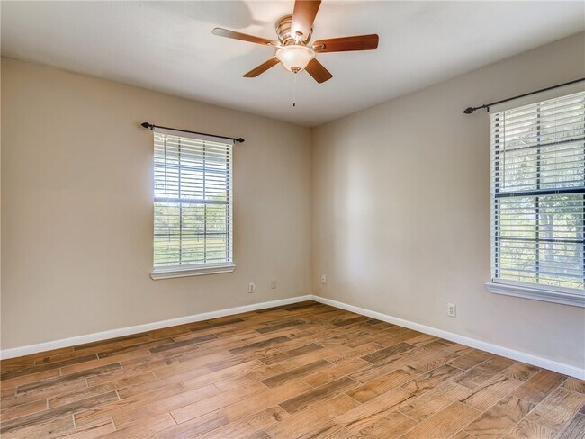 Building Photo - 10511 Hibbs Ln