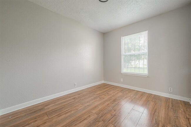 Building Photo - 1114 Cresline St