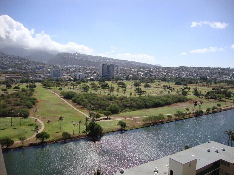Building Photo - 2345 Ala Wai Blvd