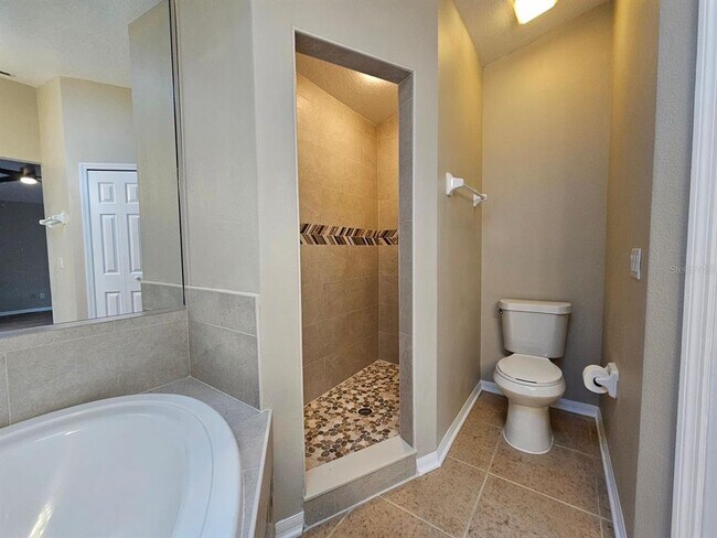 Building Photo - 1528 Ridge Pointe Dr