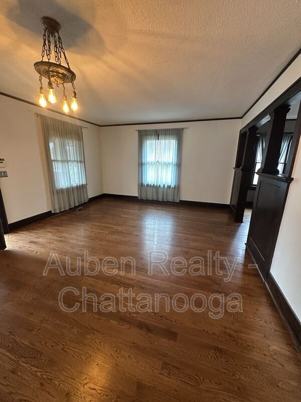 Building Photo - 3211 Montview Dr