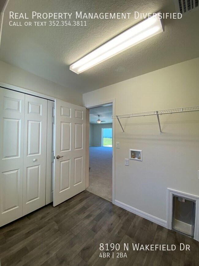 Building Photo - 8190 N Wakefield Dr