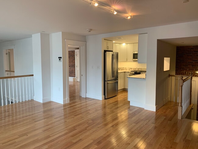 Building Photo - 52 Sanborn St