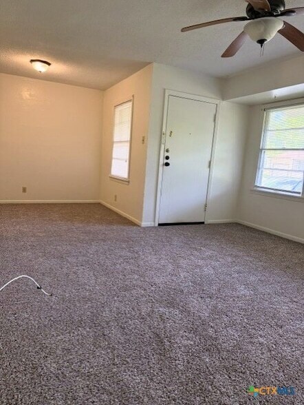 Building Photo - 1704 Smith Dr