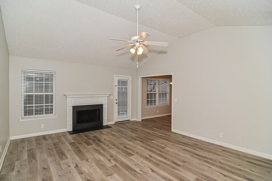 Building Photo - 3221 Lexmark Cir