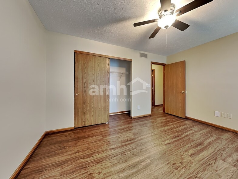 Building Photo - 713 W Aberdeen Dr