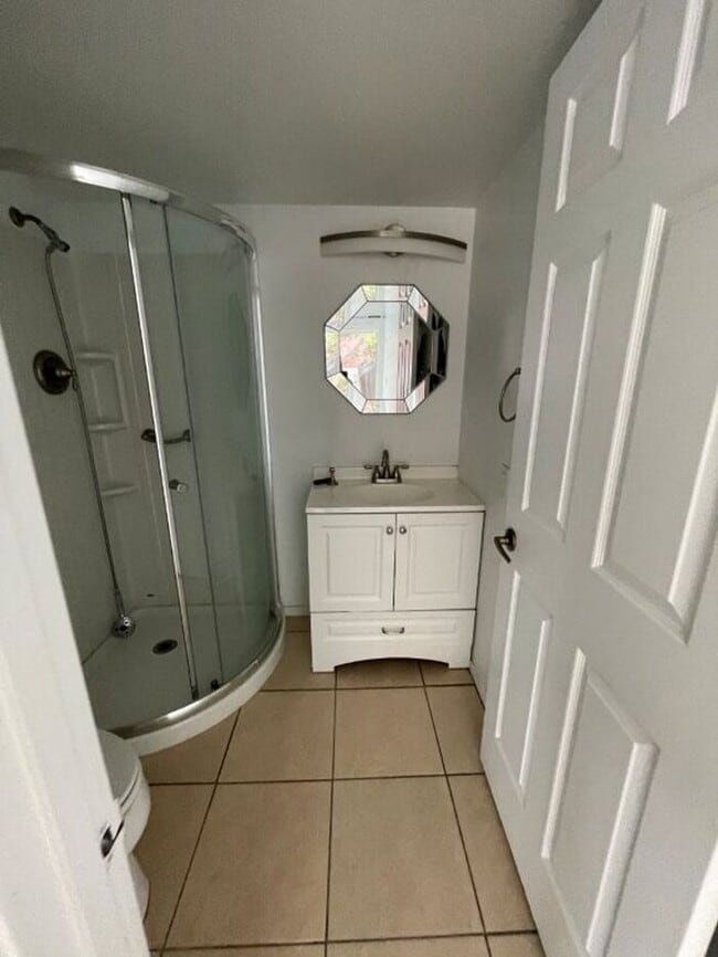 Building Photo - 544 S Wilson St