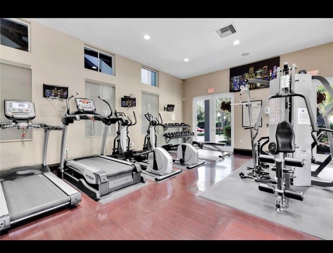 Building Photo - 1022 NE 42nd Terrace