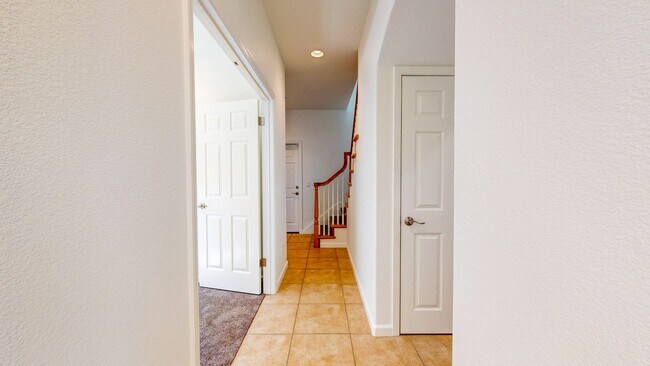 Building Photo - Rincon Valley FIVE Bedroom Three Bathroom Single Family Home!
