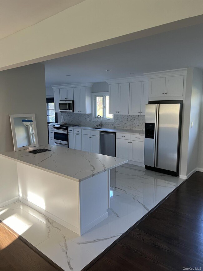 Building Photo - 6 Oakridge Dr