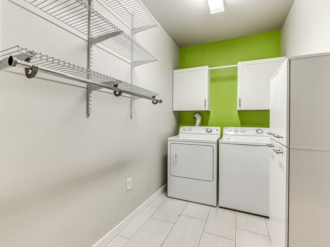 Building Photo - Military/First Responder Discount Available- 3 Bedroom/2 Bath  Downtown OKC Condo WITH 2 Covered ...