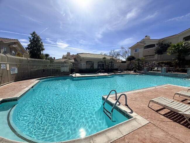 Building Photo - 1500 Cardinal Peak Ln