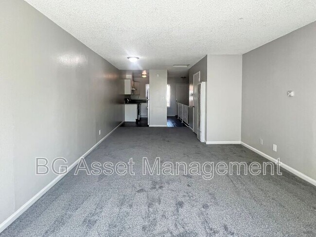 Building Photo - 108 Avian Dr