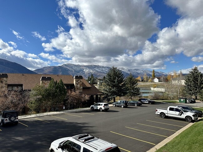 Building Photo - 3615 N Wolf Creek Dr
