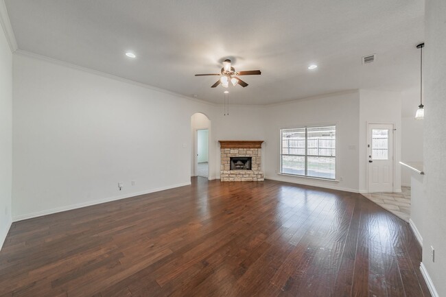 Building Photo - BEAUTIFUL HOME in Willow Park!