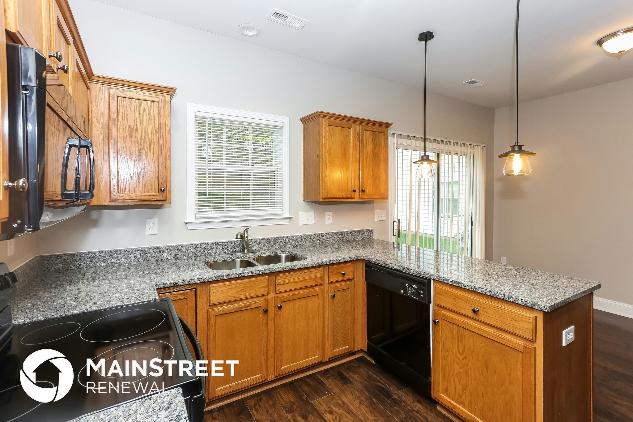 Building Photo - 8210 Chatham Oaks Dr