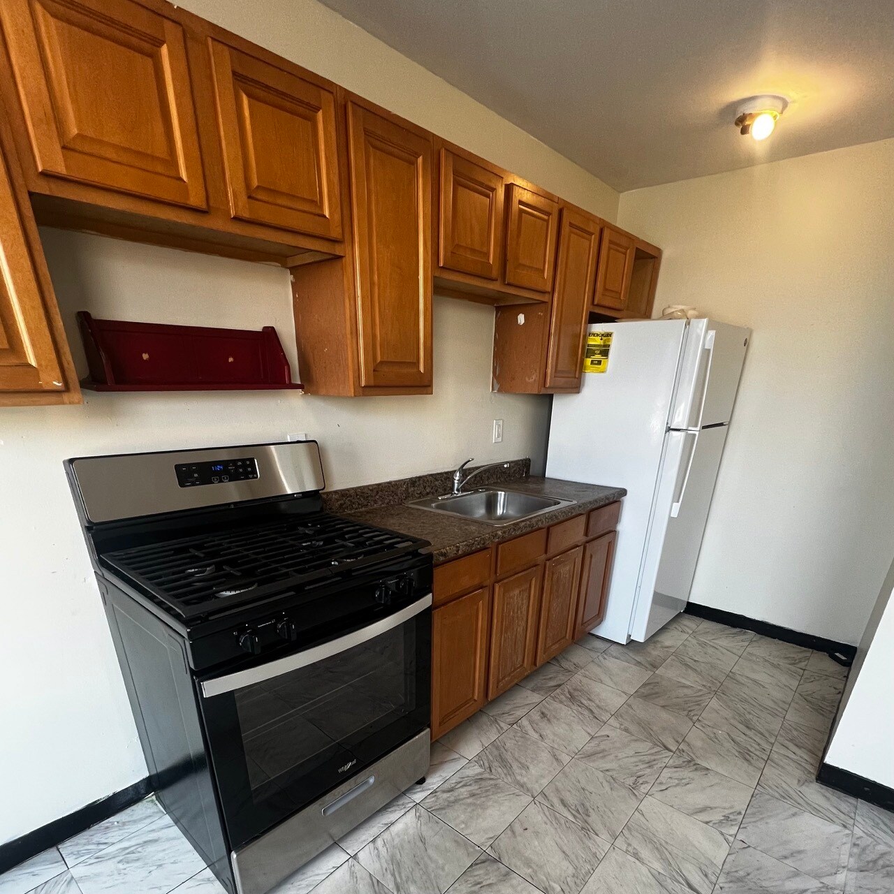 Building Photo - 366 Centre St