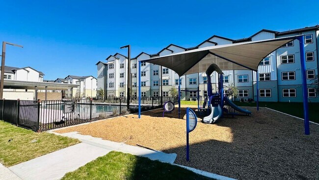 Building Photo - 19100 Woodland Hills Dr