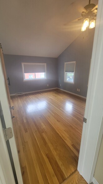 Building Photo - 54 Bolton St