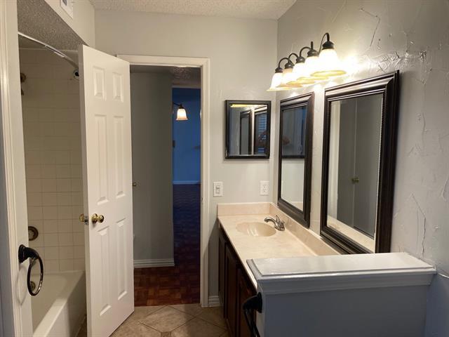Building Photo - 2520 Galemeadow Dr