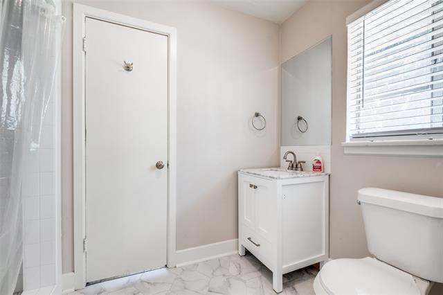 Building Photo - 6832 Northwood Rd