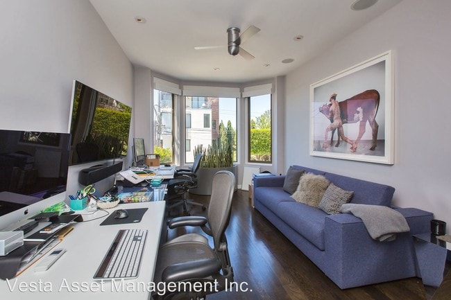 Building Photo - 2311 19th St