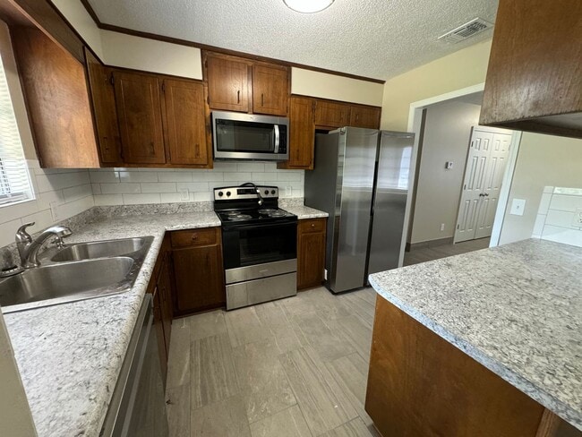 Building Photo - 7823 Coronet Ln