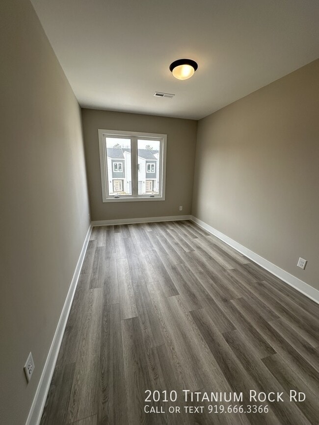 Building Photo - 2010 Titanium Rock Rd