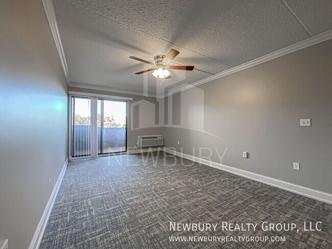 Building Photo - 530 N Main St