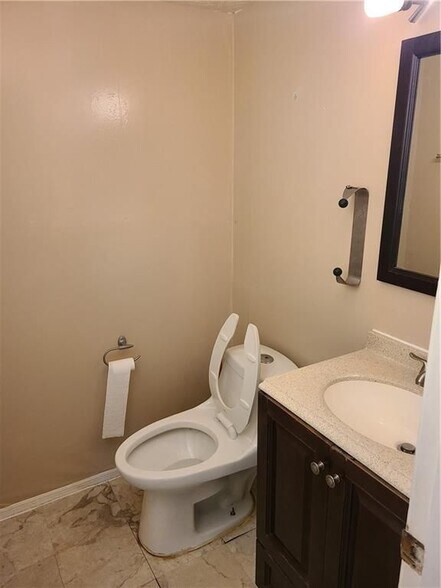 Building Photo - 3467 Highland Pine Way